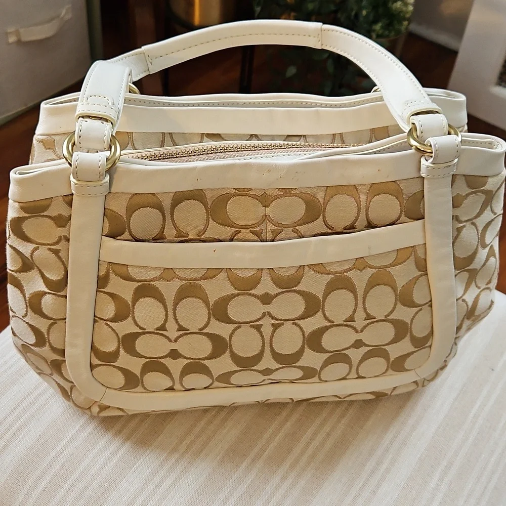 Coach Tan and Cream Signature Shoulder Bag - Picture 2 of 16